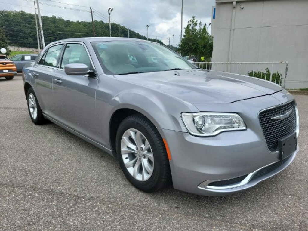 Used 2016 Chrysler 300 Limited Sedan