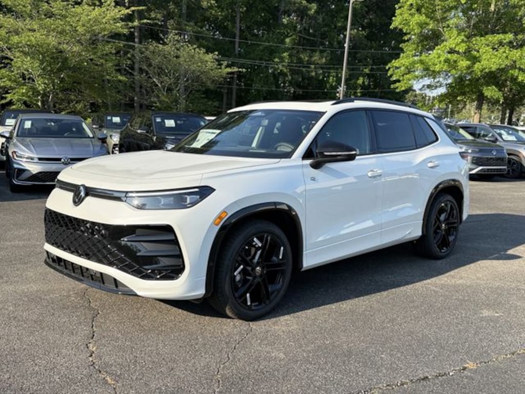 New 2026 Volkswagen Tiguan SE R-Line Black SUV