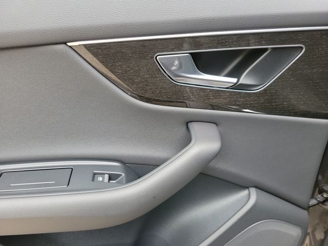 2021 Audi Q8 Premium - Photo 25