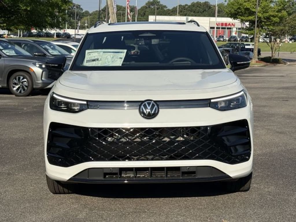 New 2026 Volkswagen Tiguan SE R-Line Black SUV