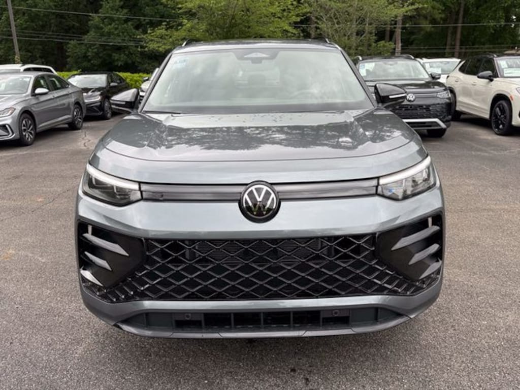 New 2026 Volkswagen Tiguan SE R-Line Black SUV