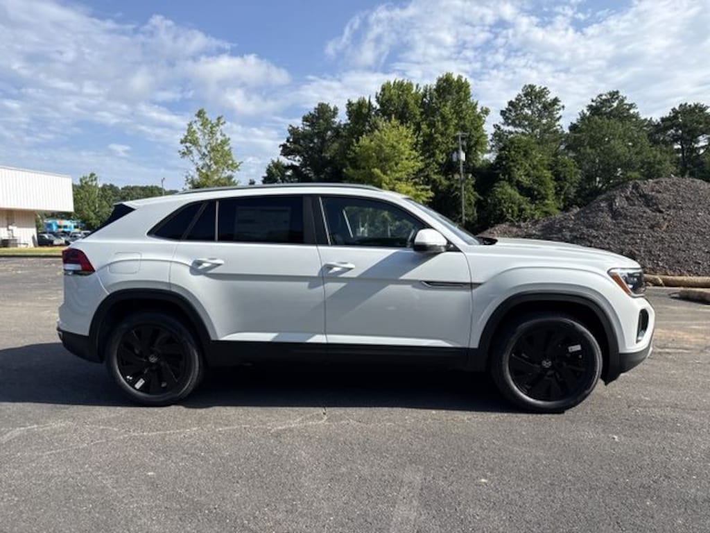 New 2026 Volkswagen Atlas Cross Sport SE w/Technology SUV