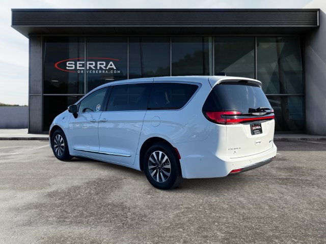 Certified 2023 Chrysler Pacifica Hybrid Limited Minivan/Van