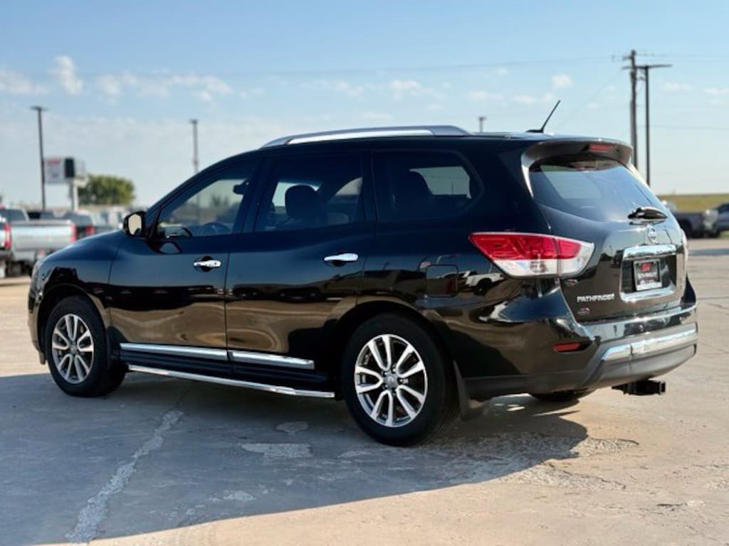 Used 2015 Nissan Pathfinder SL SUV