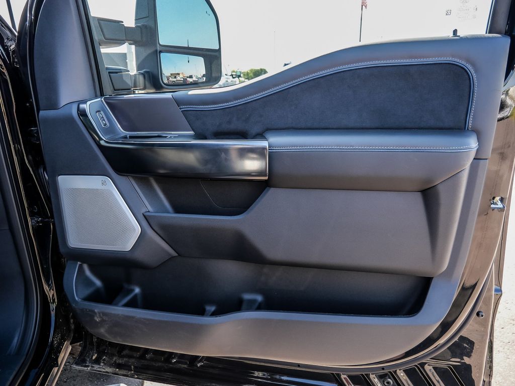 2026 Ford F-250 Super Duty Platinum - Photo 22