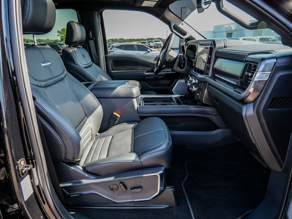 2026 Ford F-250 Super Duty Platinum - Photo 17