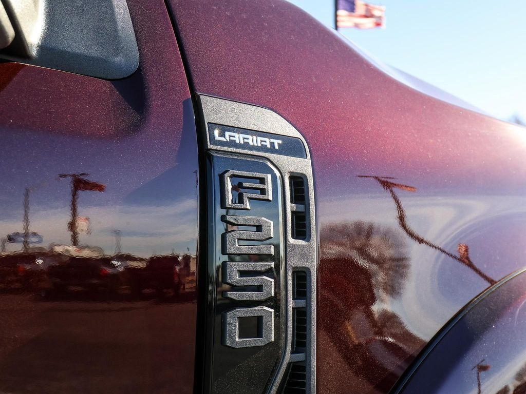 2026 Ford F-250 Super Duty Lariat - Photo 13