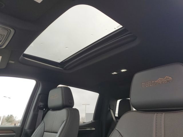 2025 Chevrolet Silverado 1500 High Country - Photo 6