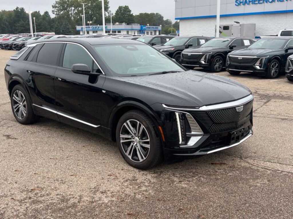 Used 2024 CADILLAC LYRIQ Luxury 2 SUV