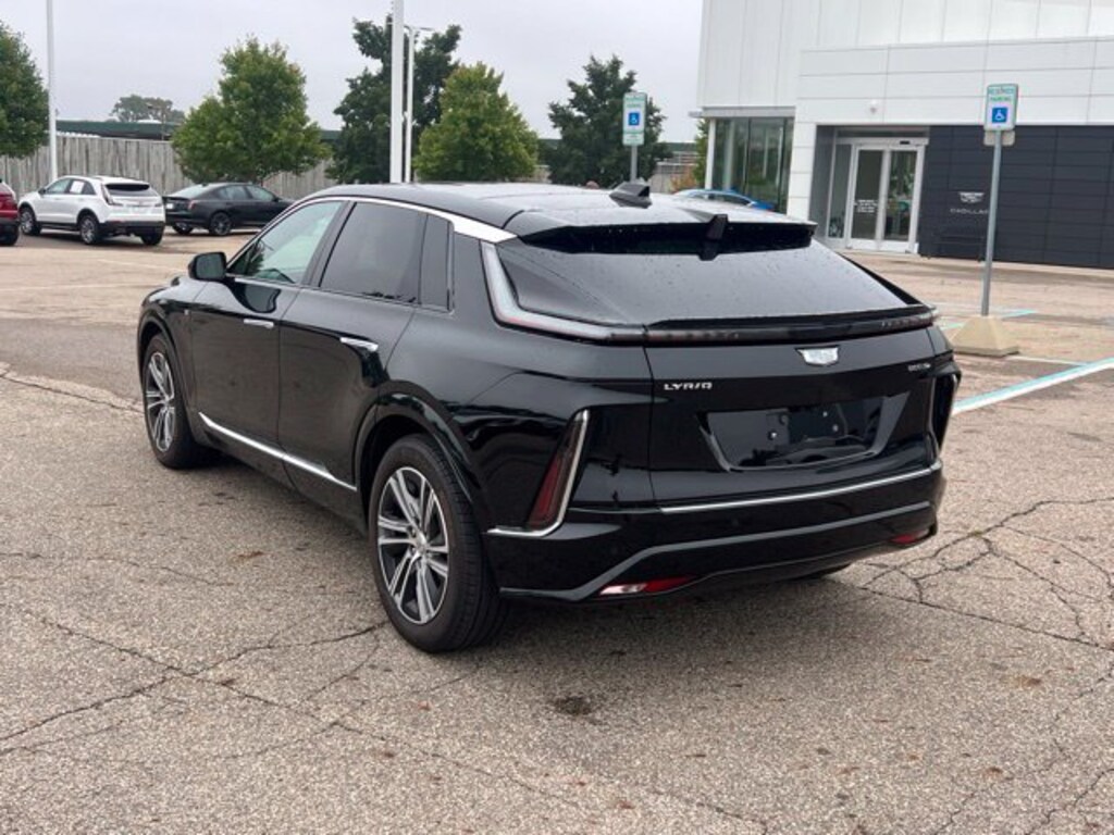 Used 2024 CADILLAC LYRIQ Luxury 2 SUV
