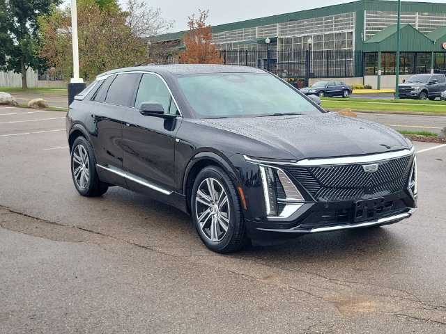 Certified 2024 Cadillac LYRIQ Luxury 2 with VIN 1GYKPRRK5RZ127634 for sale in Lansing, MI