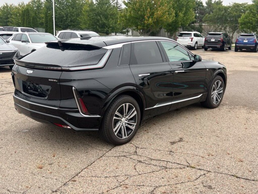 Used 2024 CADILLAC LYRIQ Luxury 2 SUV