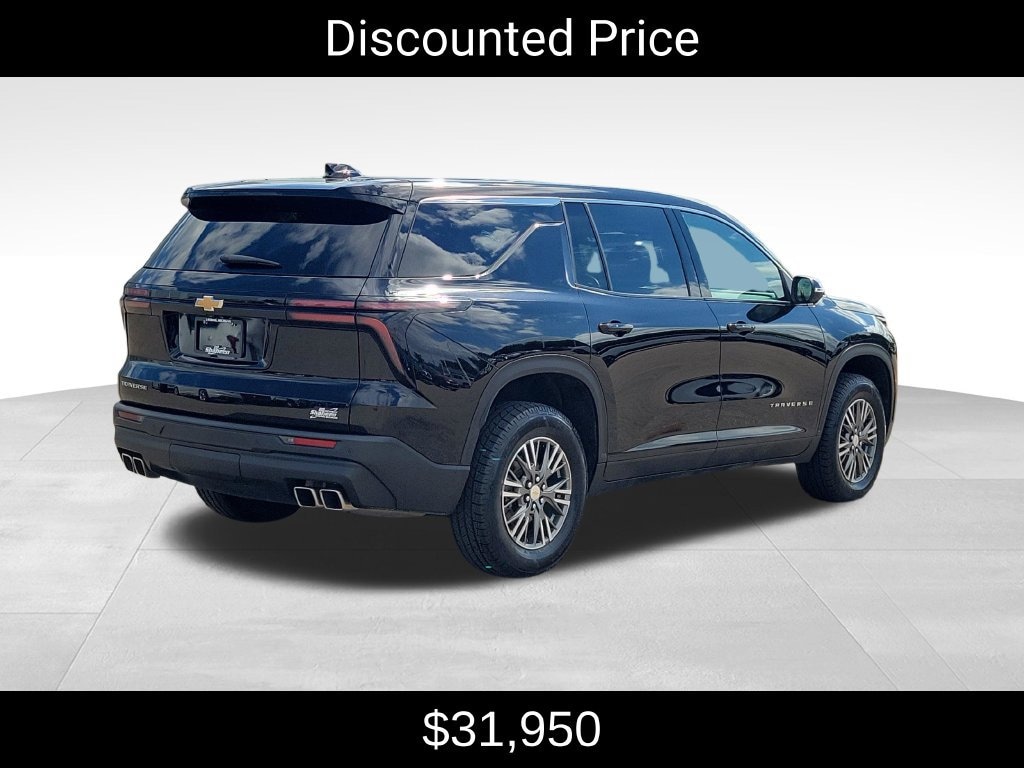 Used 2024 Chevrolet Traverse LS SUV