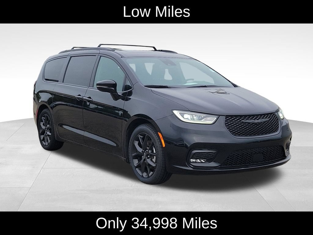 Used 2025 Chrysler Pacifica Limited Van Passenger Van