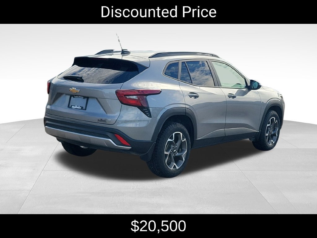 Used 2024 Chevrolet Trax LT SUV