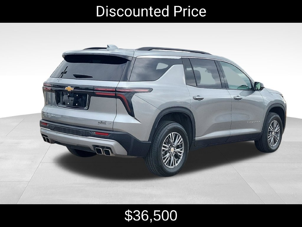 Used 2024 Chevrolet Traverse LT SUV