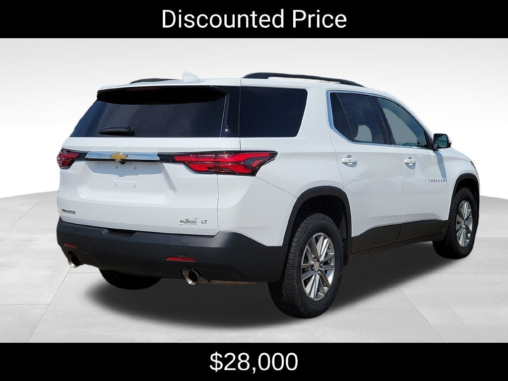 Used 2023 Chevrolet Traverse LT Cloth SUV
