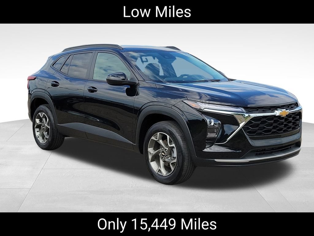 Used 2025 Chevrolet Trax LT SUV