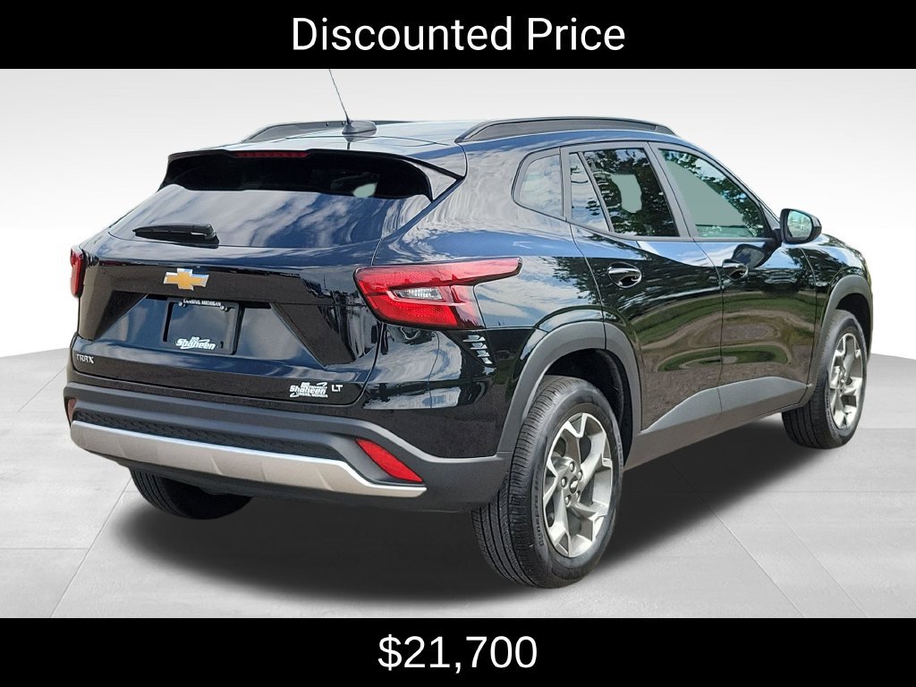 Used 2025 Chevrolet Trax LT SUV