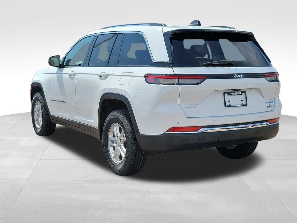 Used 2022 Jeep Grand Cherokee Laredo 4x4 SUV