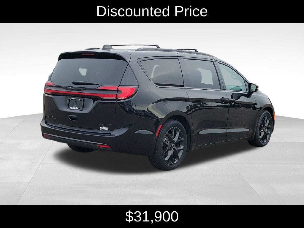 Used 2025 Chrysler Pacifica Limited Van Passenger Van