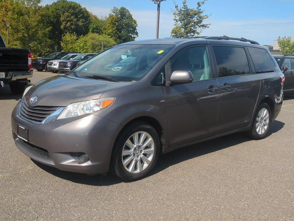 2017 Toyota Sienna LE - Photo 7
