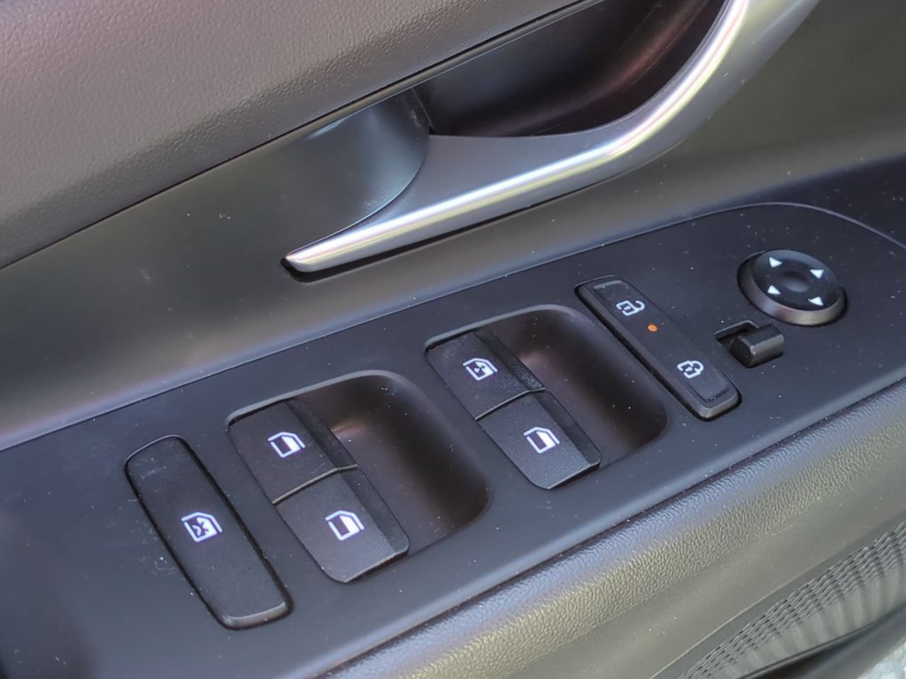 2024 Hyundai Elantra SEL - Photo 11