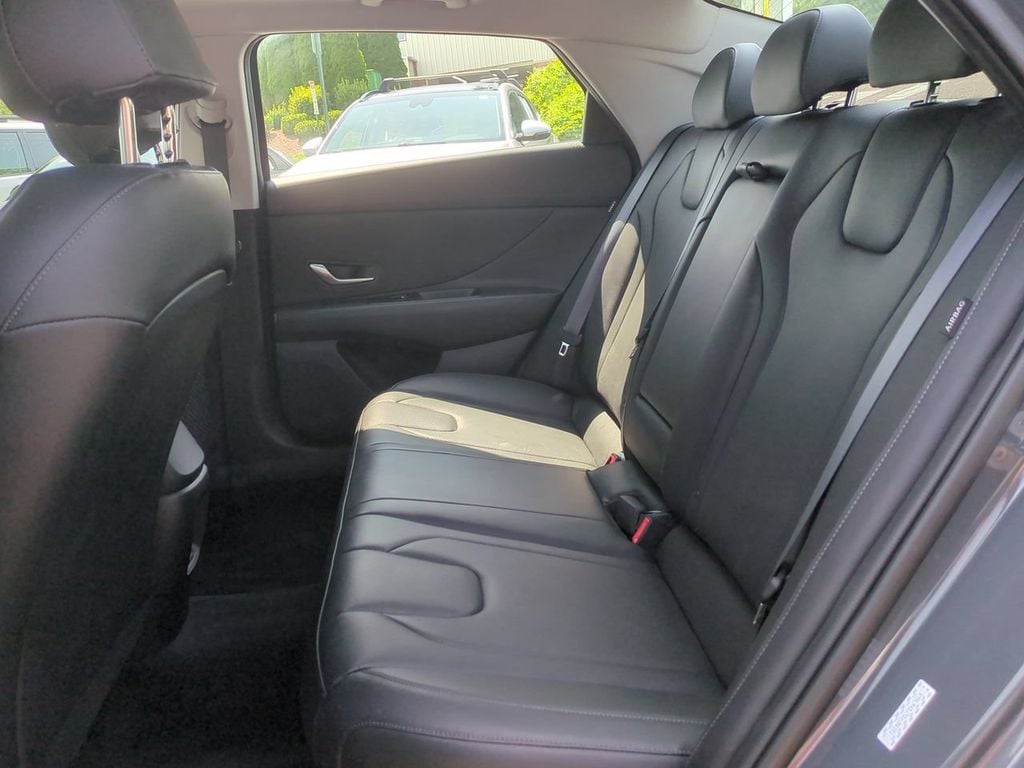 2024 Hyundai Elantra Limited - Photo 23