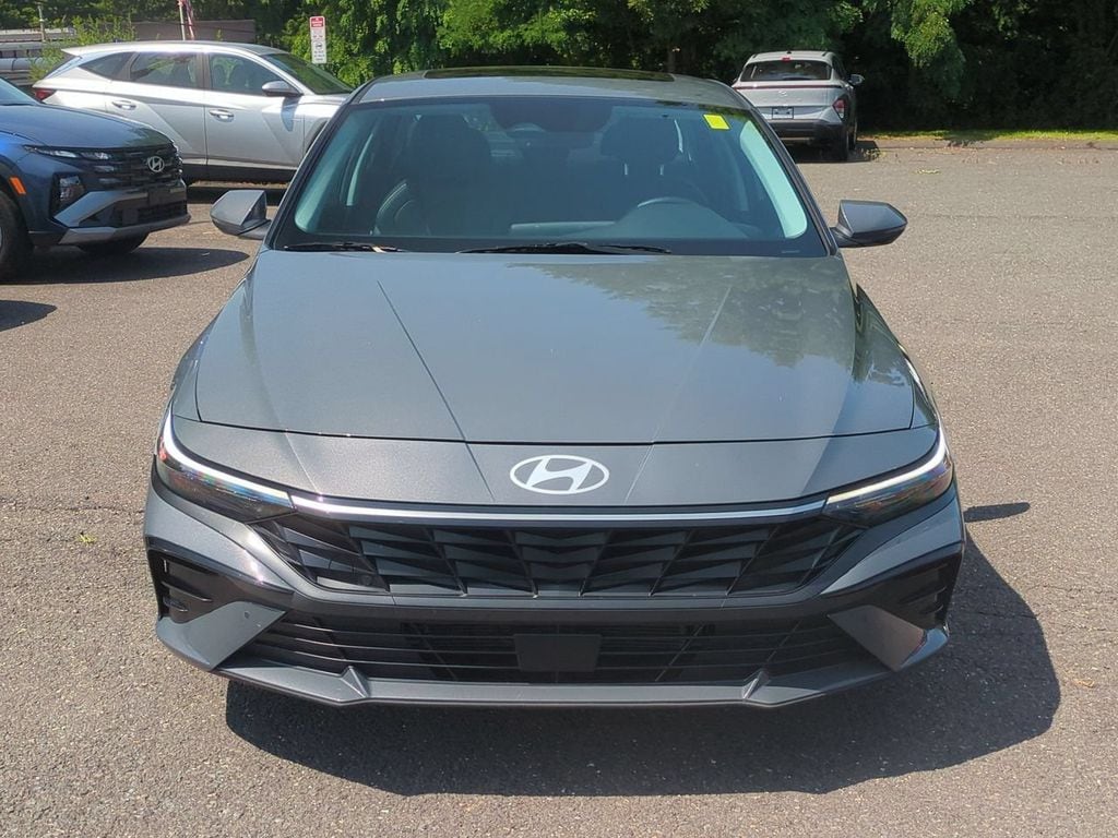 2024 Hyundai Elantra Limited - Photo 8