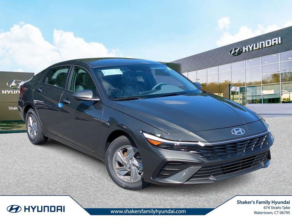 New 2026 Hyundai Elantra SE Sedan