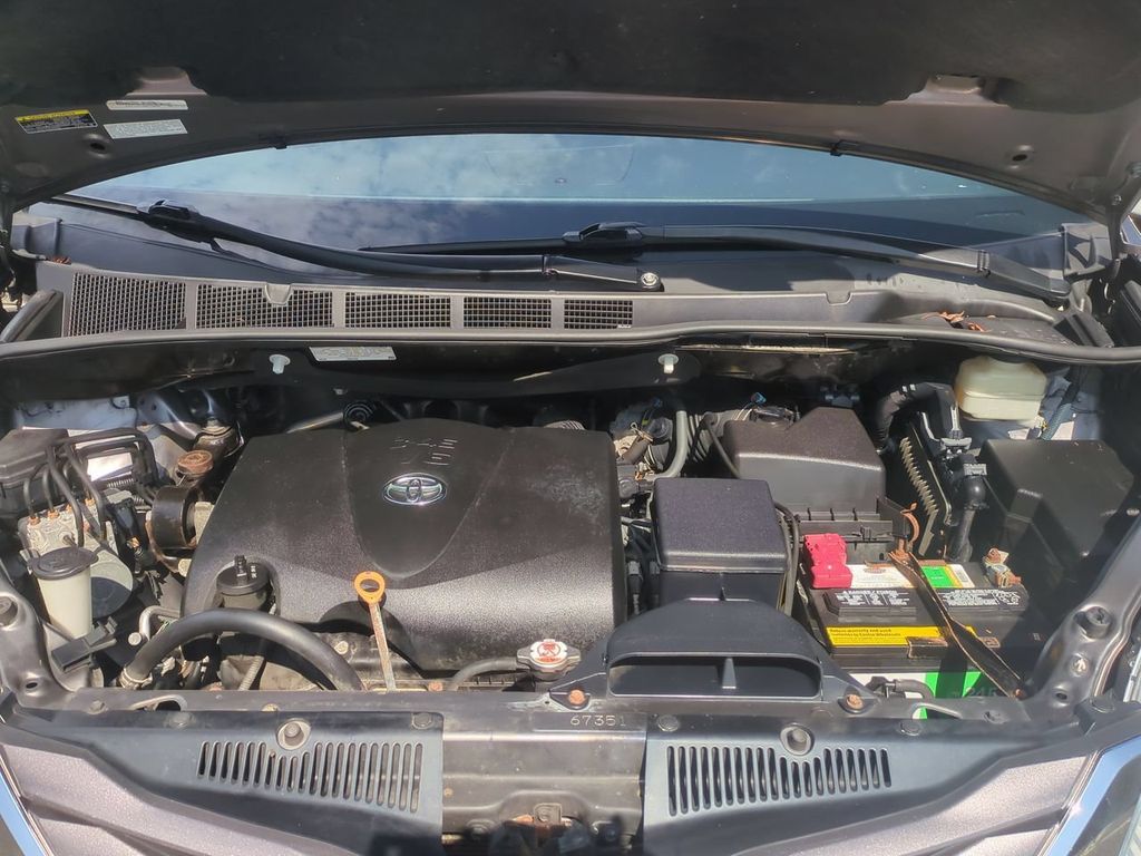 2017 Toyota Sienna LE - Photo 27