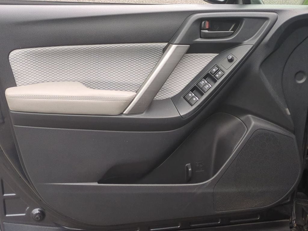 2017 Subaru Forester Base - Photo 10