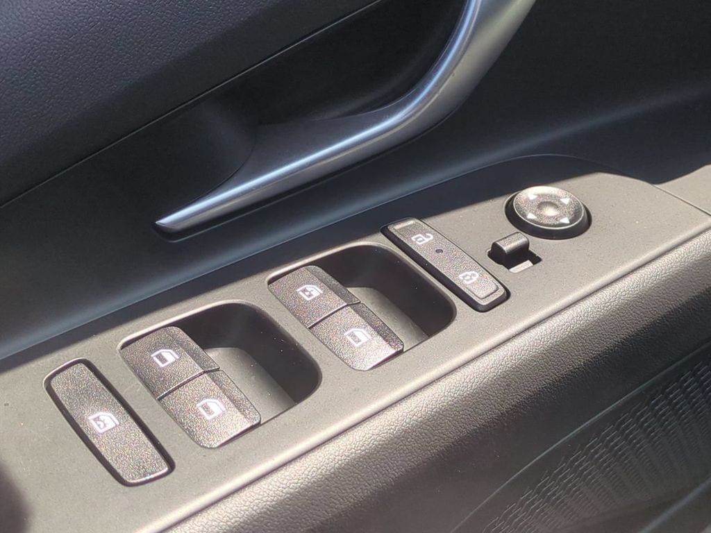 2024 Hyundai Elantra Limited - Photo 11
