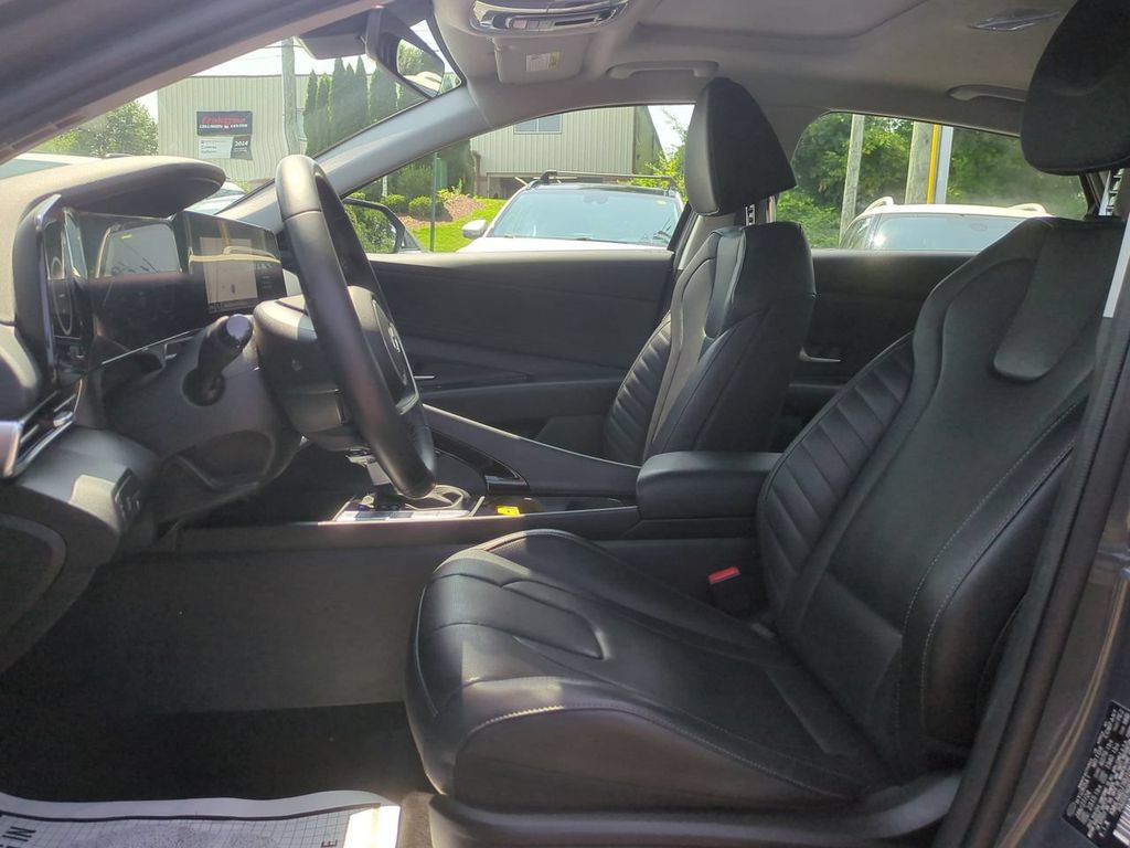 2024 Hyundai Elantra Limited - Photo 21