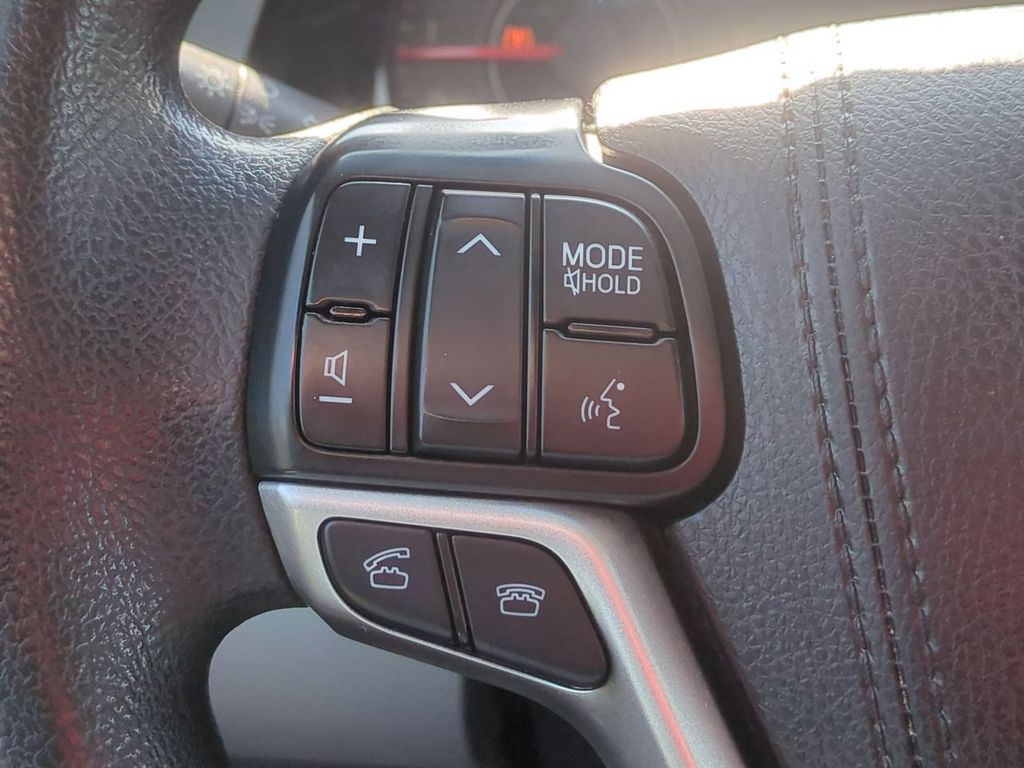 2017 Toyota Sienna LE - Photo 14