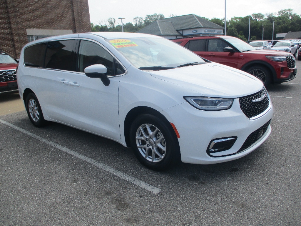 2023 Chrysler Pacifica Touring L