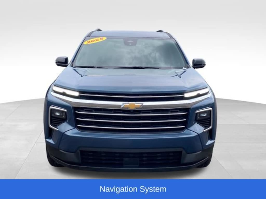 Used 2025 Chevrolet Traverse LT SUV