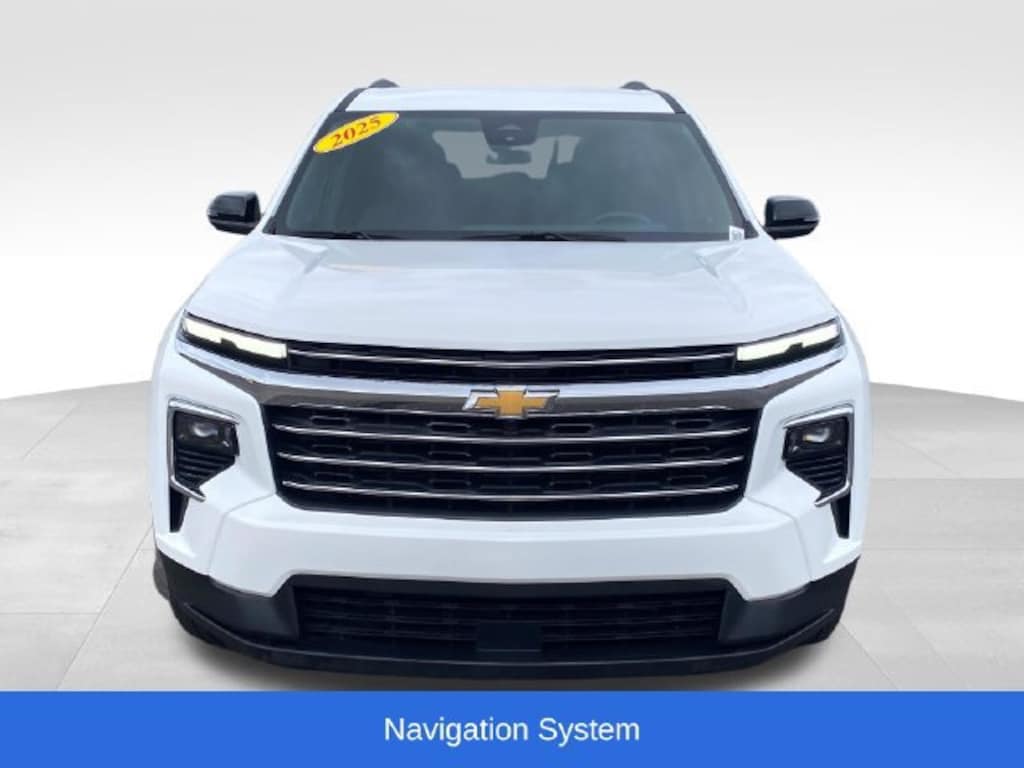 Used 2025 Chevrolet Traverse LT SUV