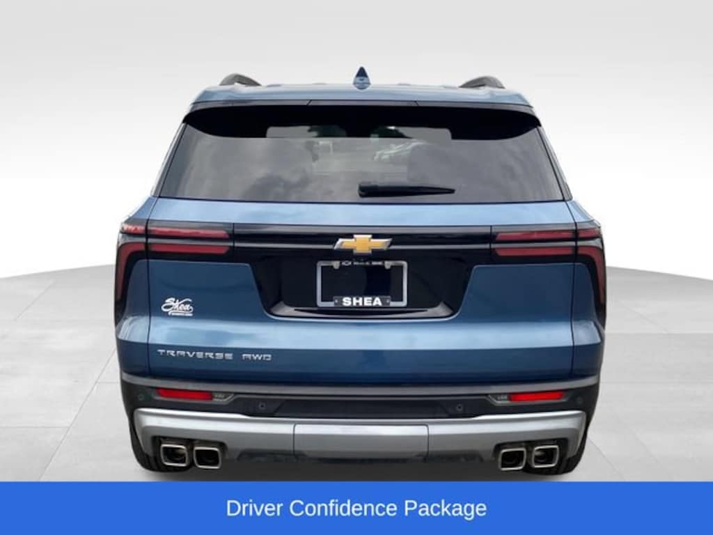 Used 2025 Chevrolet Traverse LT SUV