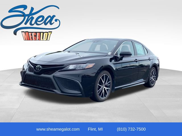 Used 2023 Toyota Camry SE Sedan