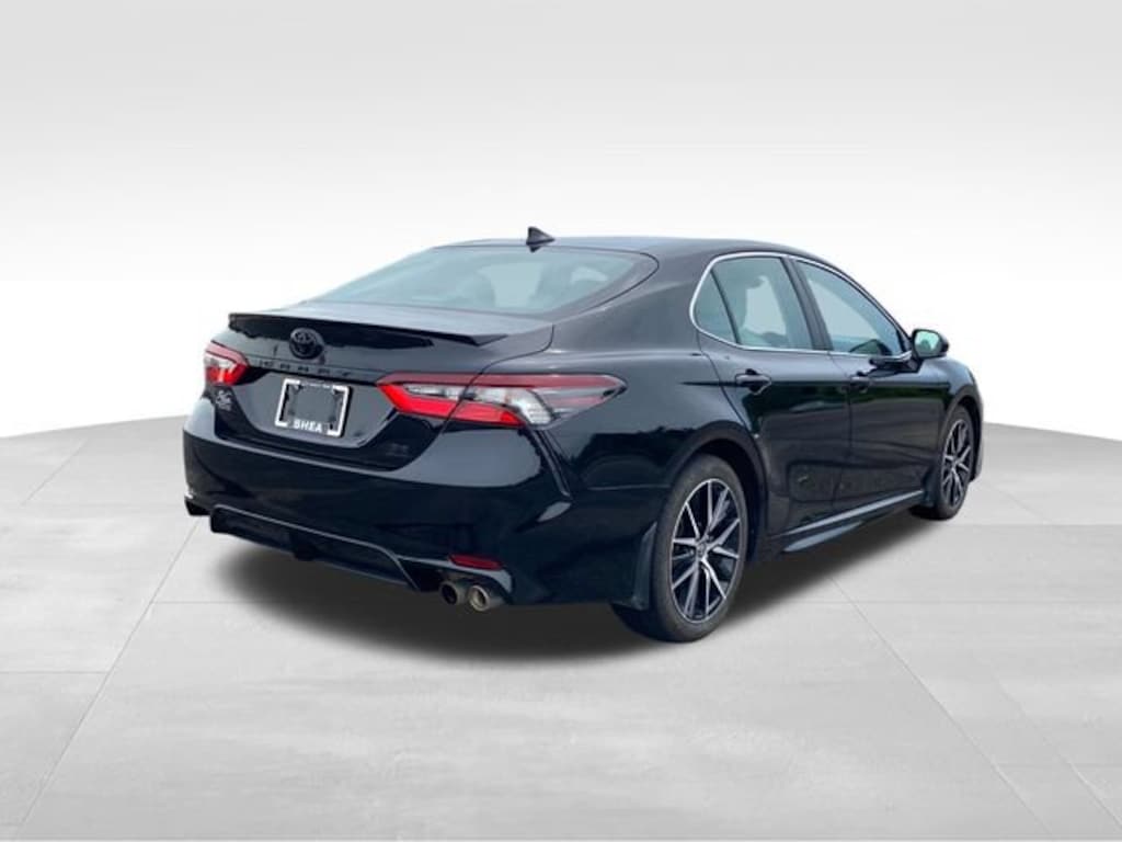 Used 2023 Toyota Camry SE Sedan