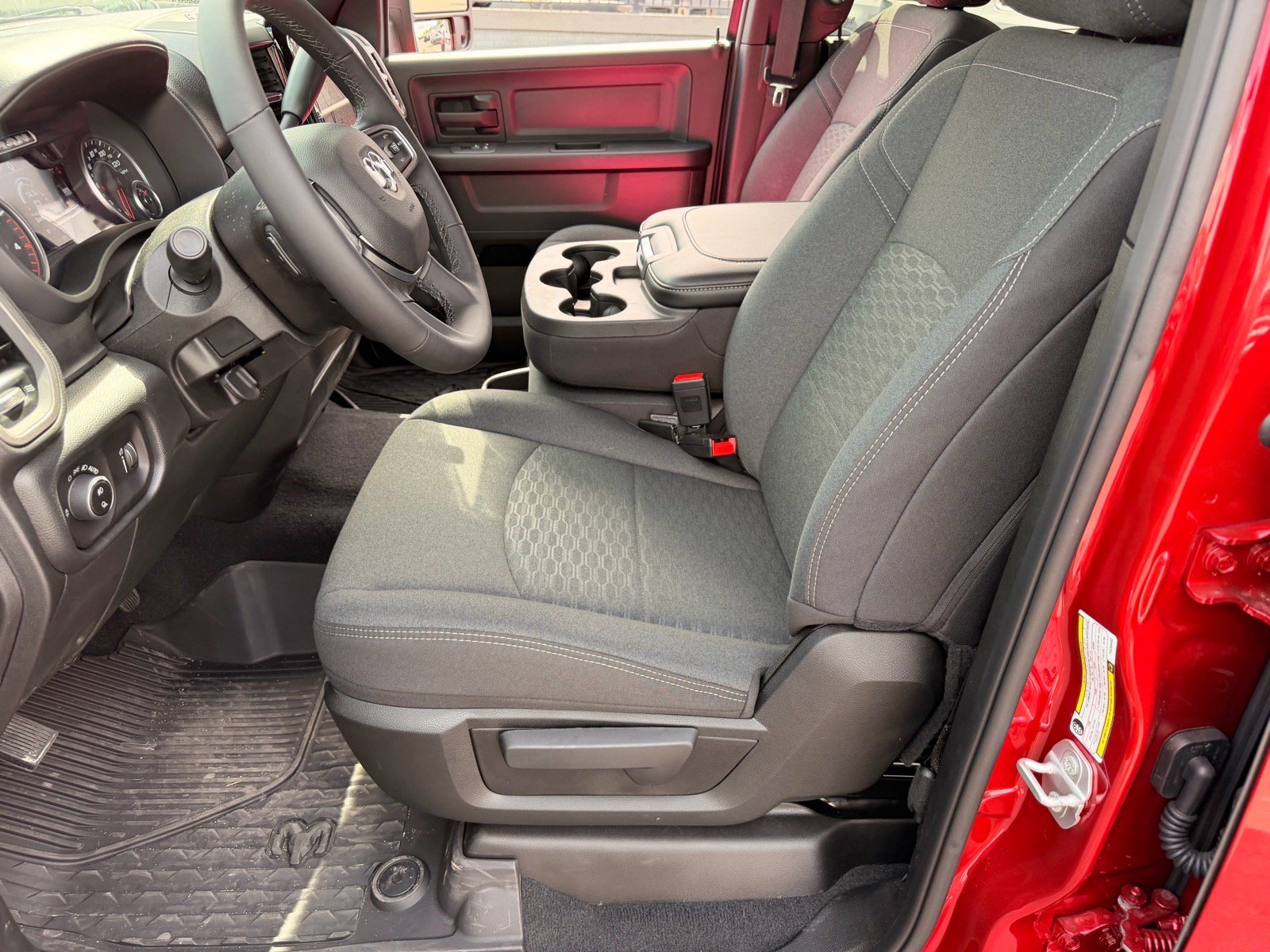 2026 RAM 2500 Tradesman/Black Express - Photo 9