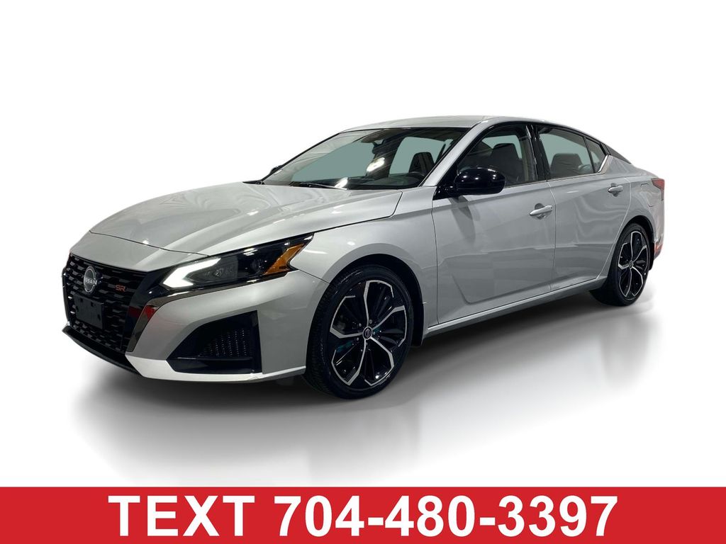 2023 Nissan Altima SR