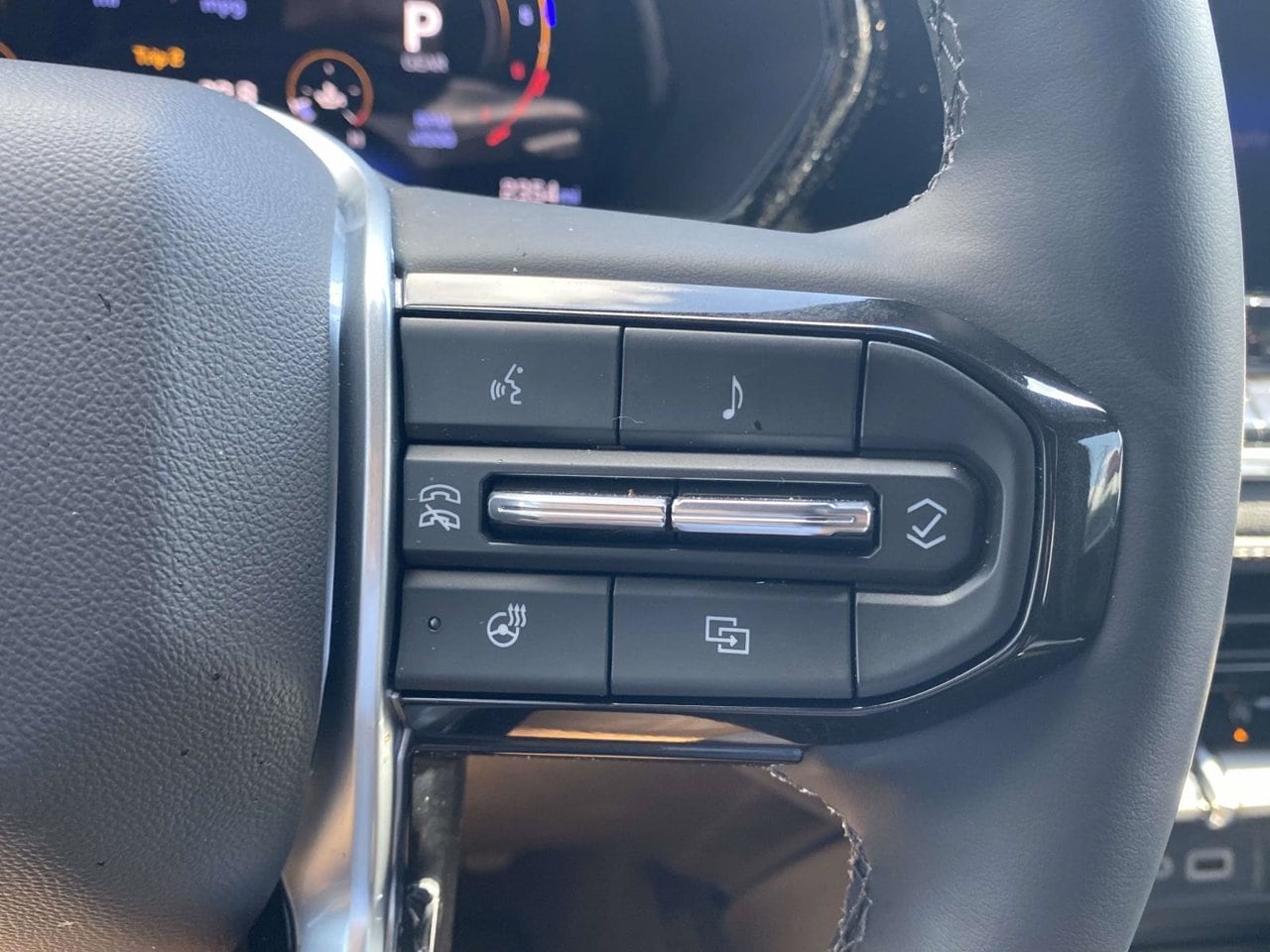 2026 Chevrolet Colorado LT - Photo 19
