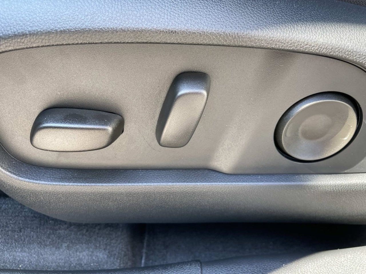 2027 Chevrolet Equinox LT - Photo 18