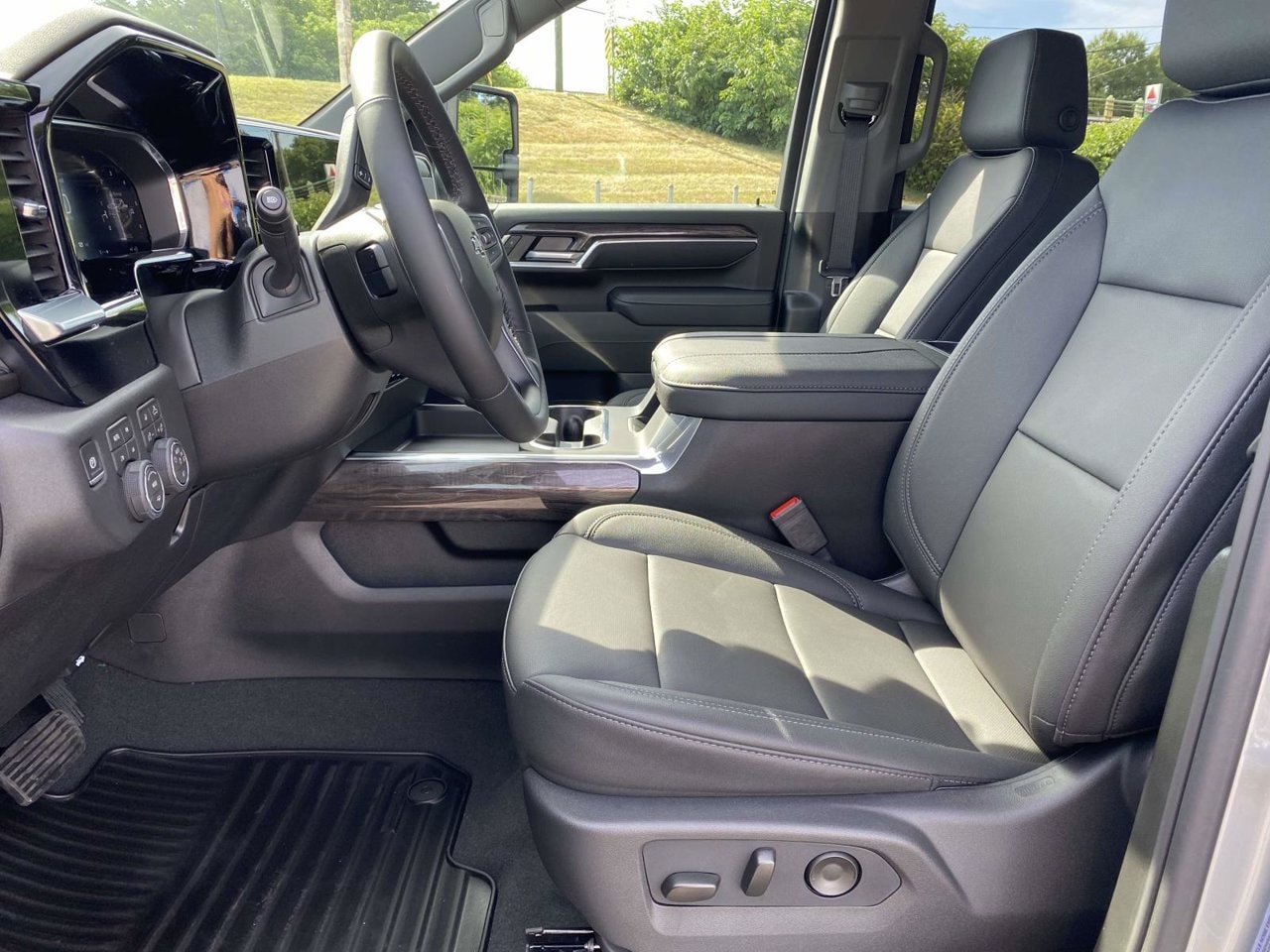 2026 Chevrolet Silverado 2500 HD LTZ - Photo 14