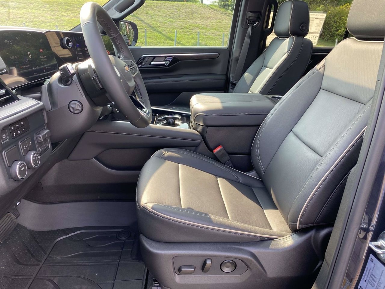2026 Chevrolet Tahoe Premier - Photo 15