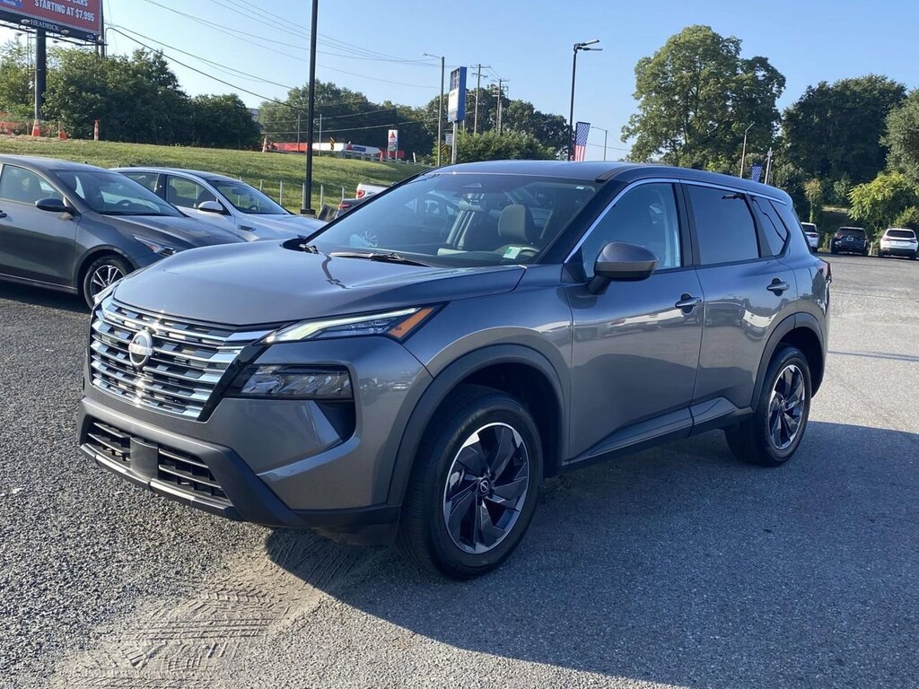 Used 2025 Nissan Rogue SV