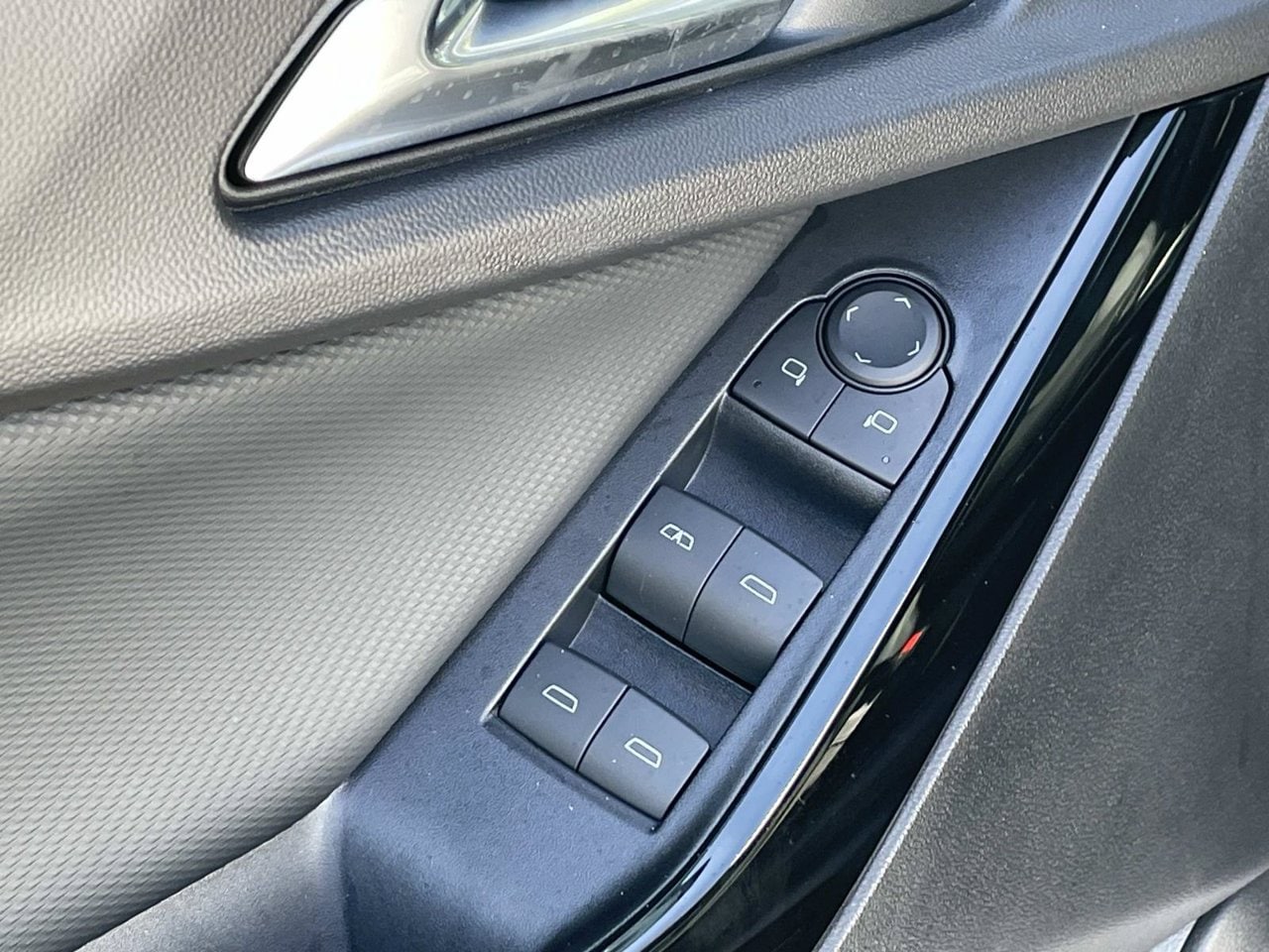2027 Chevrolet Equinox LT - Photo 15