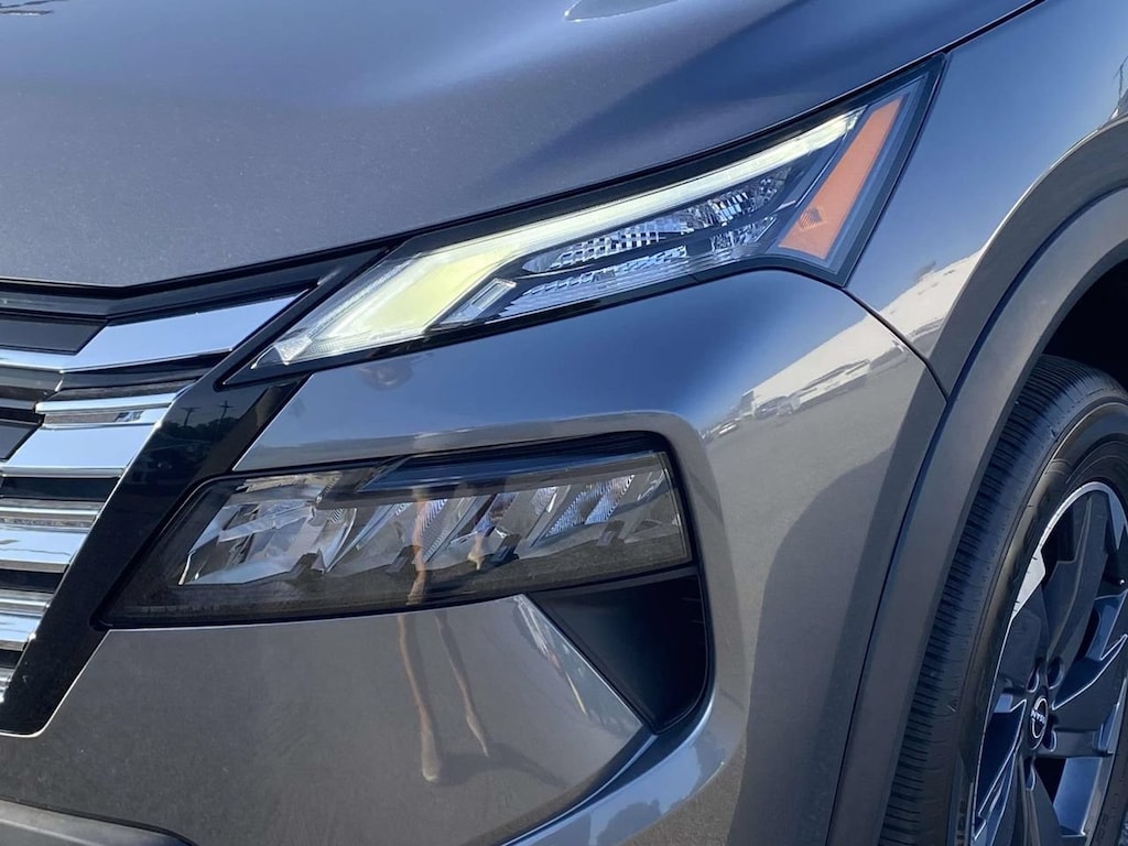 Used 2025 Nissan Rogue SV